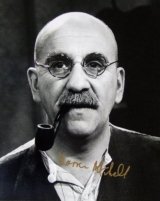 Warren Mitchell