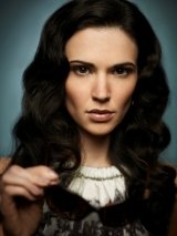 Laura Mennell