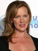 Elizabeth Perkins