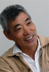 Akira Emoto