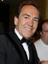 Robert Lindsay