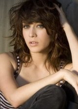 Lizzy Caplan