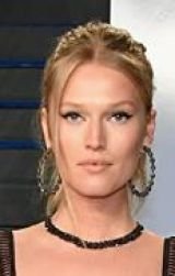 Toni Garrn