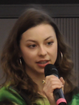 Döbrösi Laura