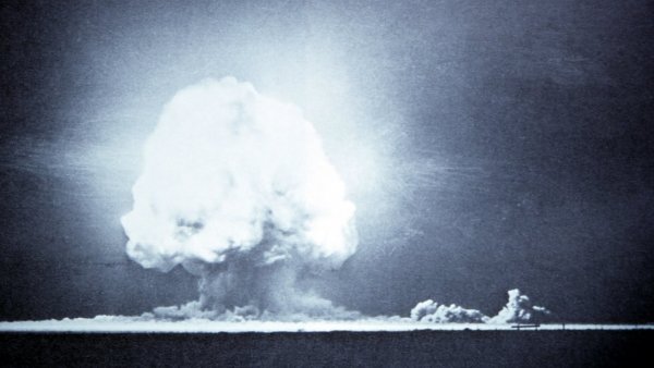 Az atombomba születése / Filmkép Az atombomba születése / Filmkép