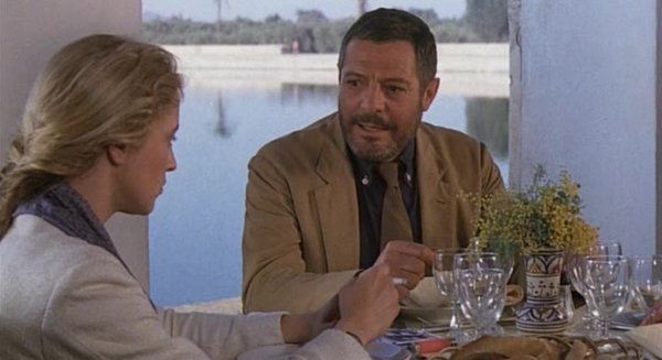 Az ajtó mögött / Filmkép