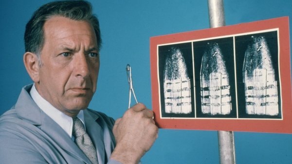 Jack Klugman - Quincy, M.E. (1976)
