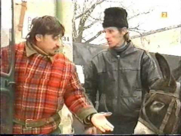 Nyugattól keletre, avagy a média diszkrét bája / Filmkép