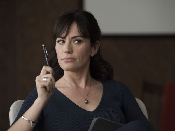 Maggie Siff - Milliárdok nyomában (2016)