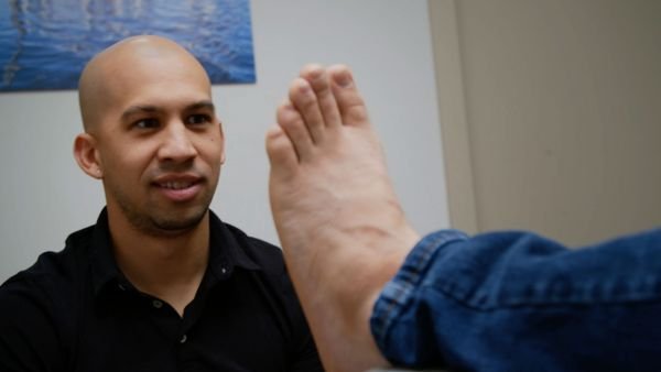 Dr. Toe – A lábguru / Filmkép