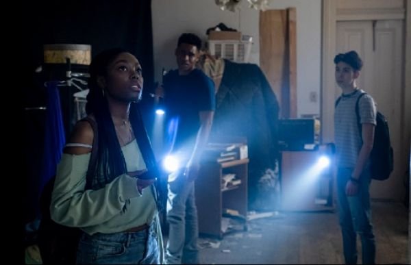 Sötét, mint az éjszaka / Filmkép