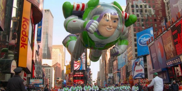 A végtelenen túl: Buzz Lightyear útja / Filmkép