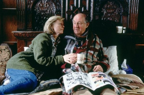 Kisvárosi gyilkosságok - Egy olvasókör titka / A gyilkosság piaca / Filmkép