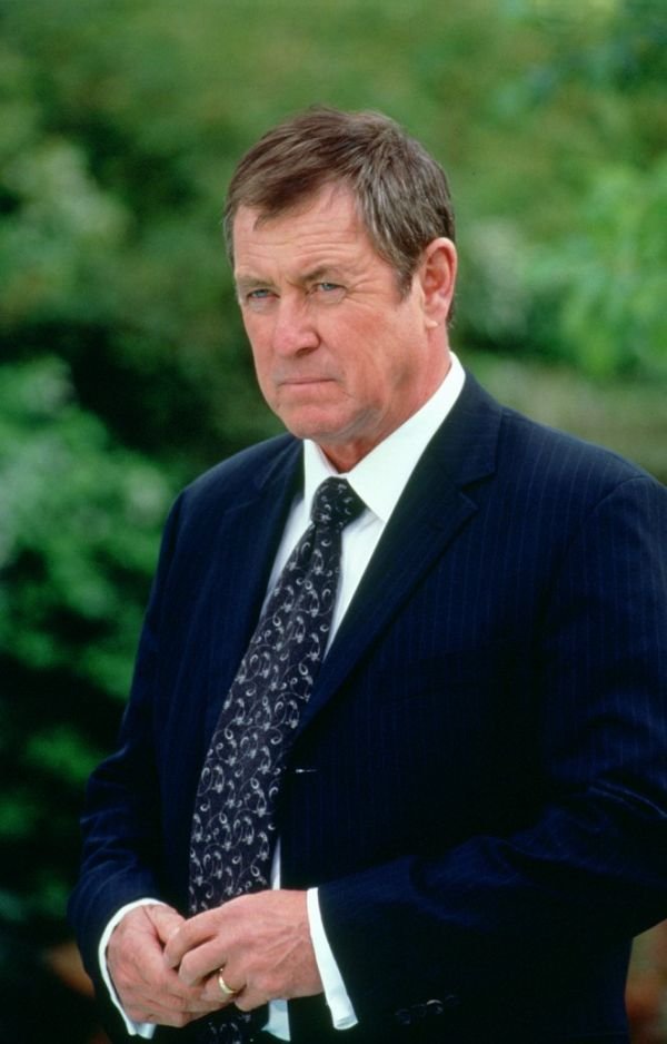 Kisvárosi gyilkosságok - Egy olvasókör titka / A gyilkosság piaca / Filmkép