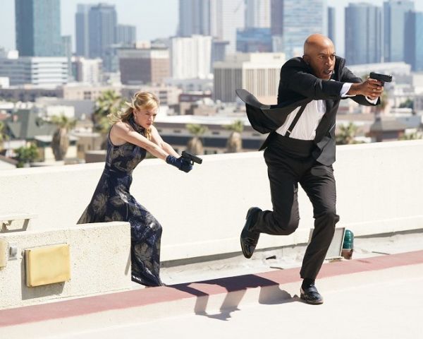 Britt Robertson - Újoncok: FBI (2022)