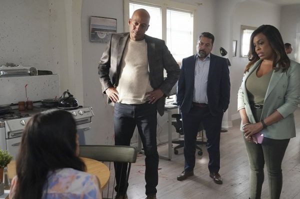 Felix Solis - Újoncok: FBI (2022)