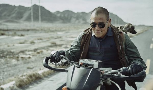 Fekete kutya / Filmkép