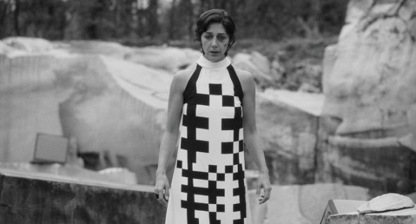 Kép: Two People Exchanging Saliva