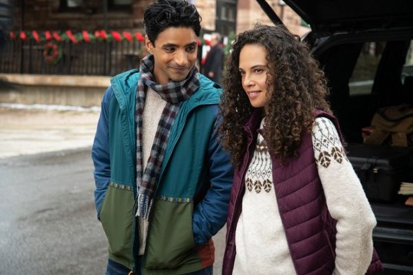 Shawn Ahmed - A karácsonyfa alatt (2021)